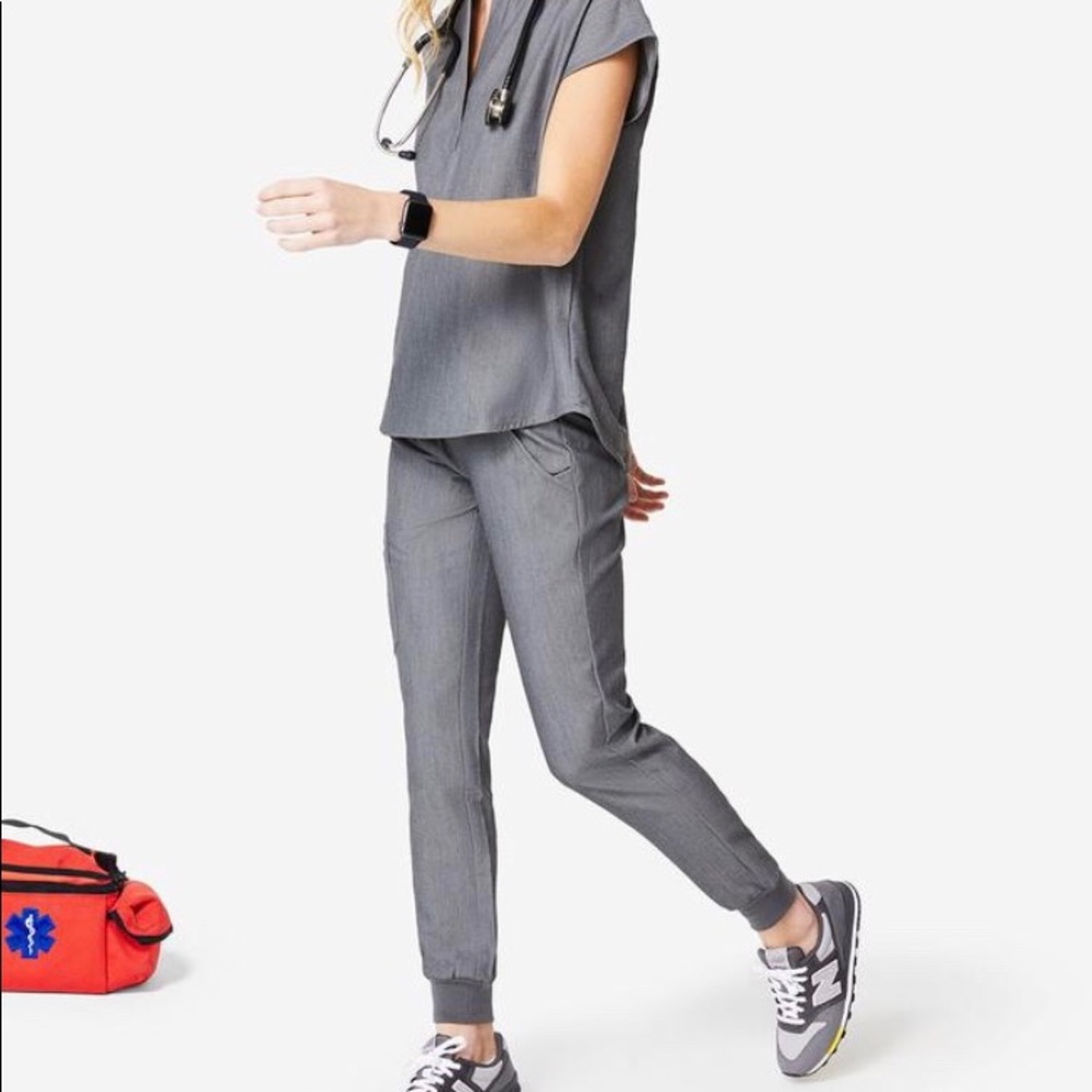 Figs Zamora Jogger Scrub Pants - brand new!
